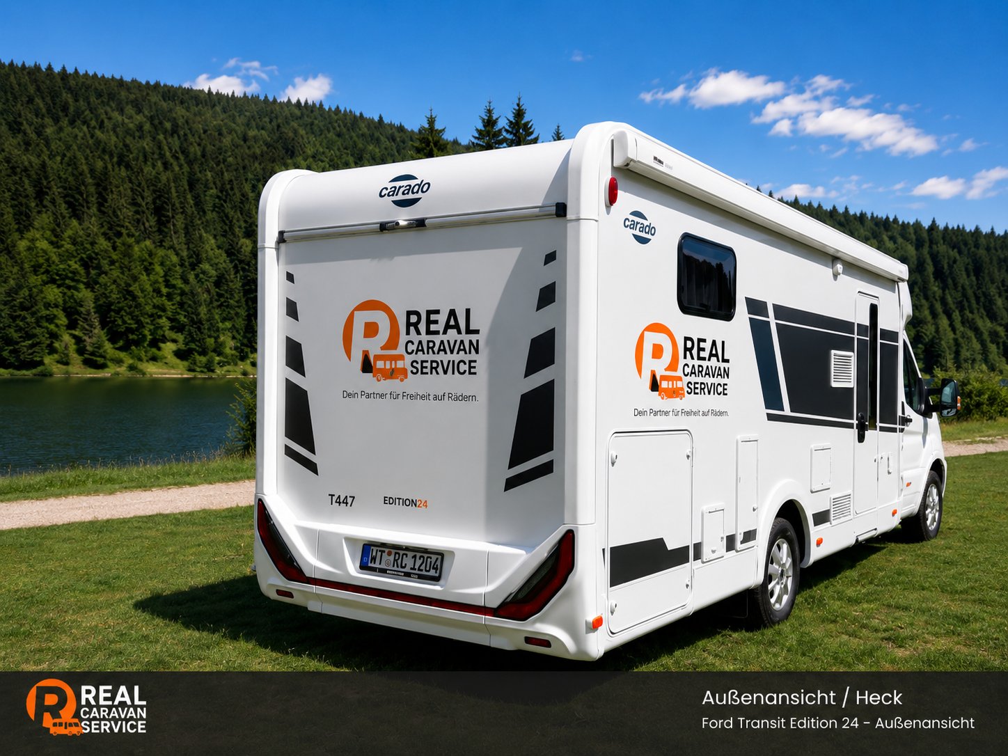 Außenansicht / Heck – Carado T447 Carado T447 von REAL Caravan Service – Heckansicht am See im Schwarzwald